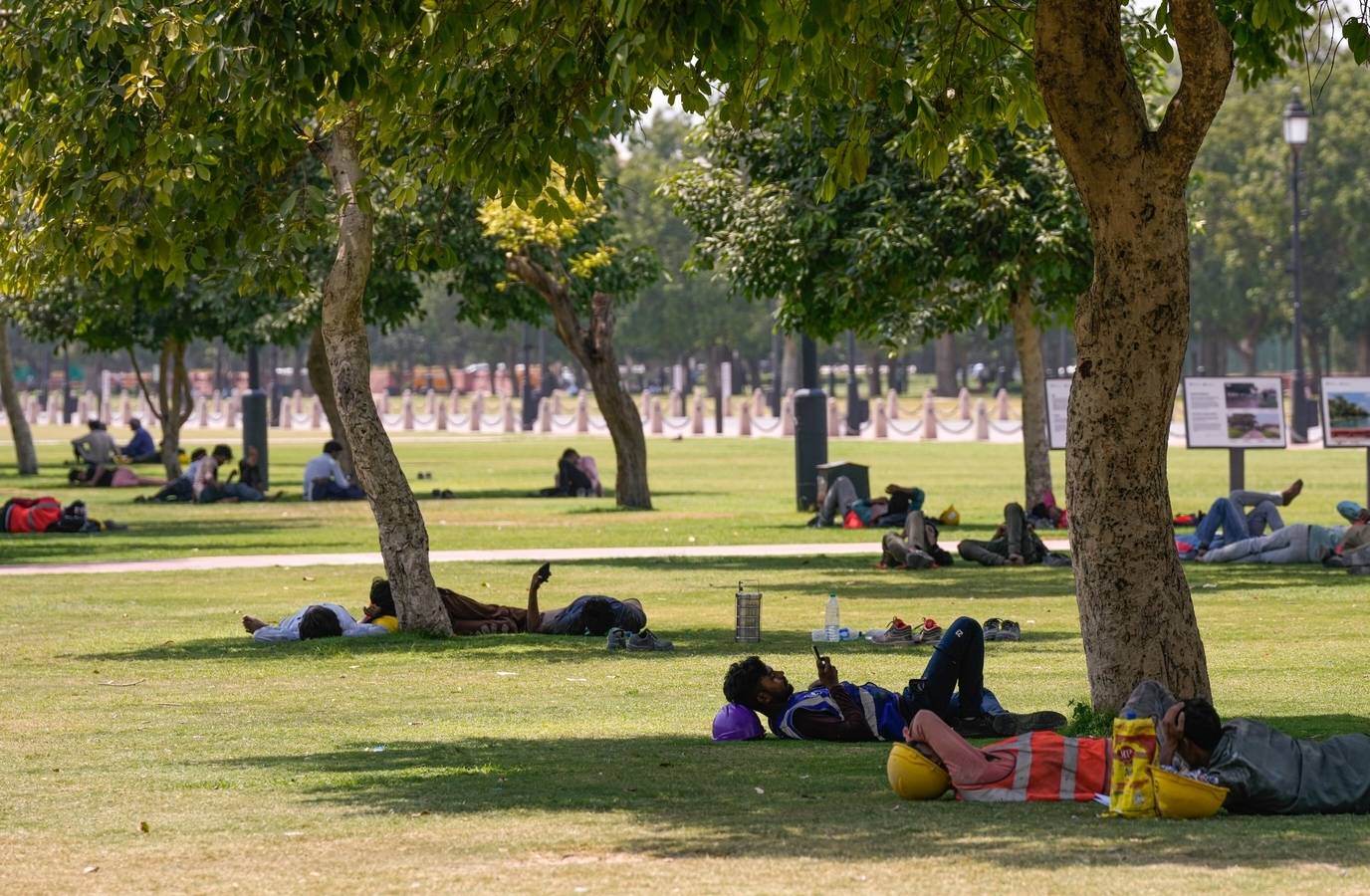 India's Heatwave Worsens: Residents Face 'Horrific Winds' Warning