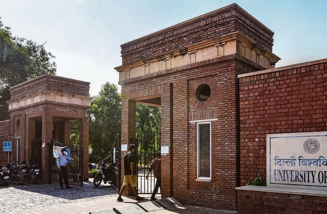 Delhi University Hostel Residents Stage Overnight Protest Amid Exams