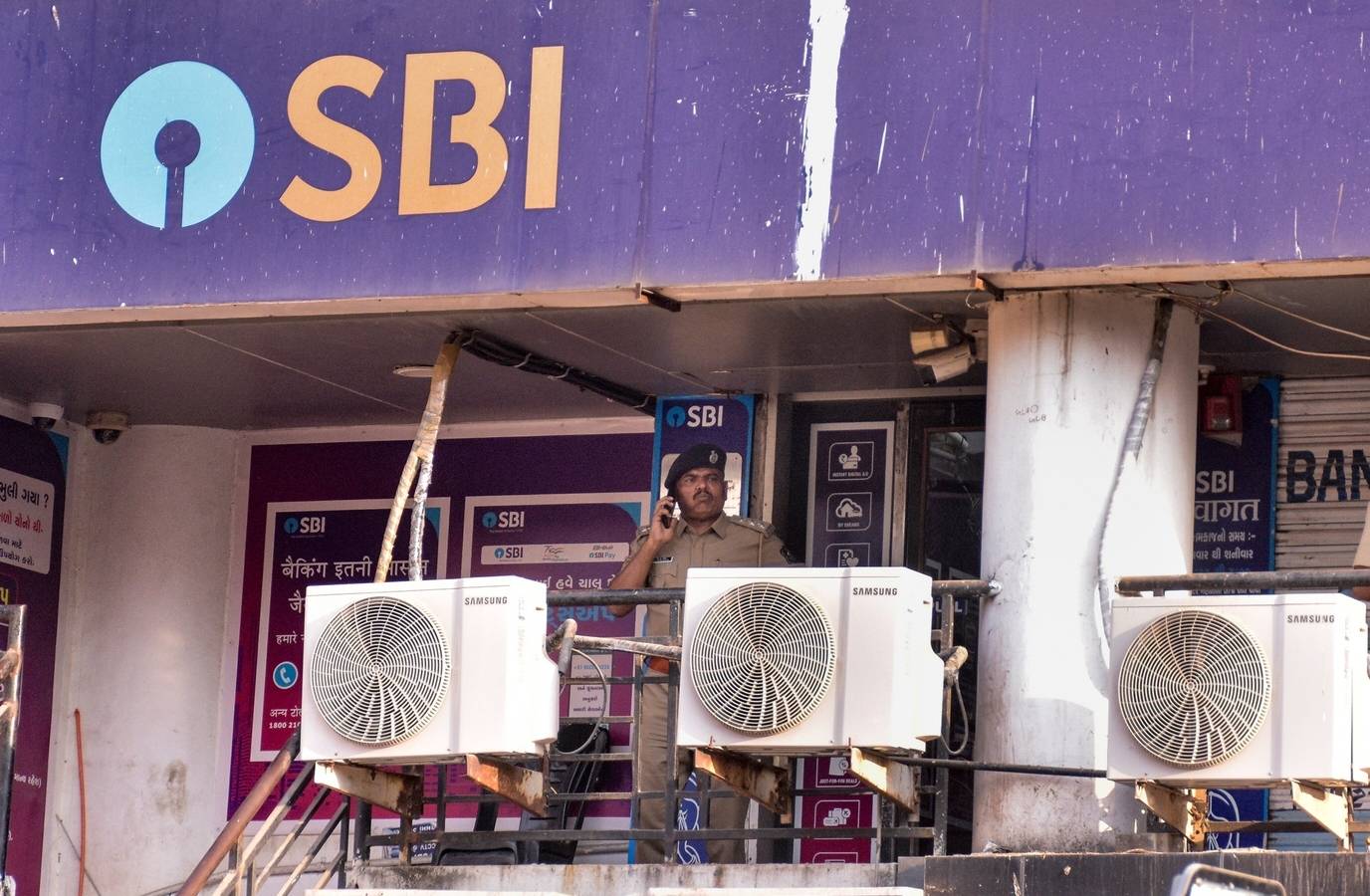 SBI Staff Threaten Nationwide Strike Over Recruitment, Outsourcing Issues