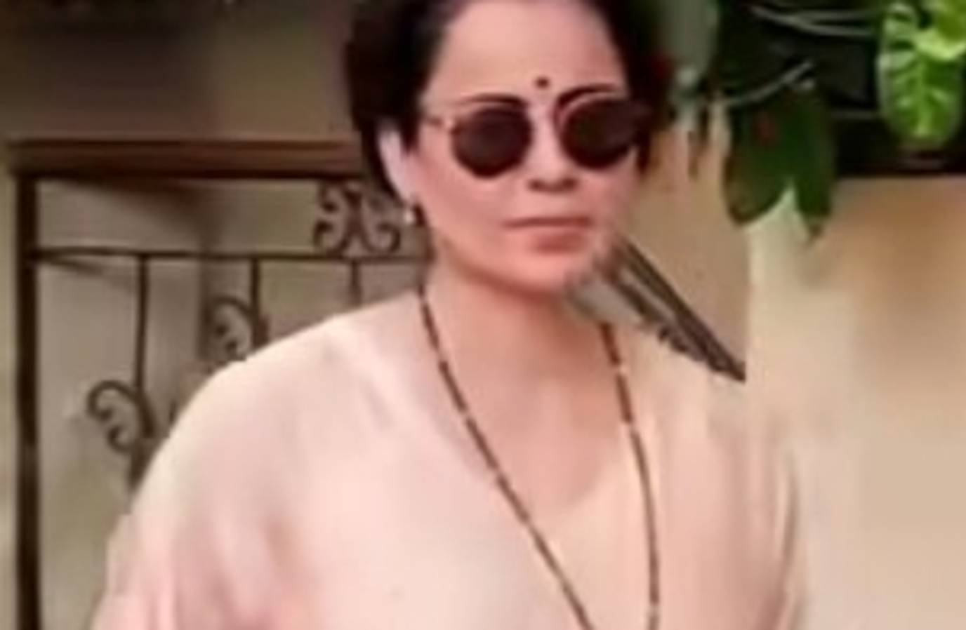 Kangana's 'Mangalsutra' Mystery Solved: Not a Secret Wedding, Just a Queen 2 Look