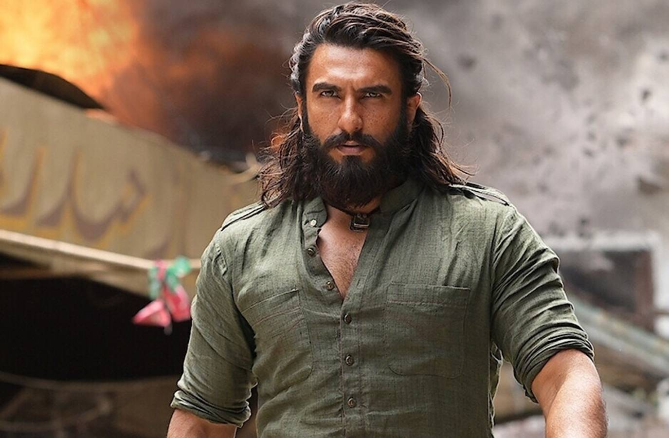 Streaming Giants Clash: Raw Dhurandhar Lands on Netflix and JioHotstar