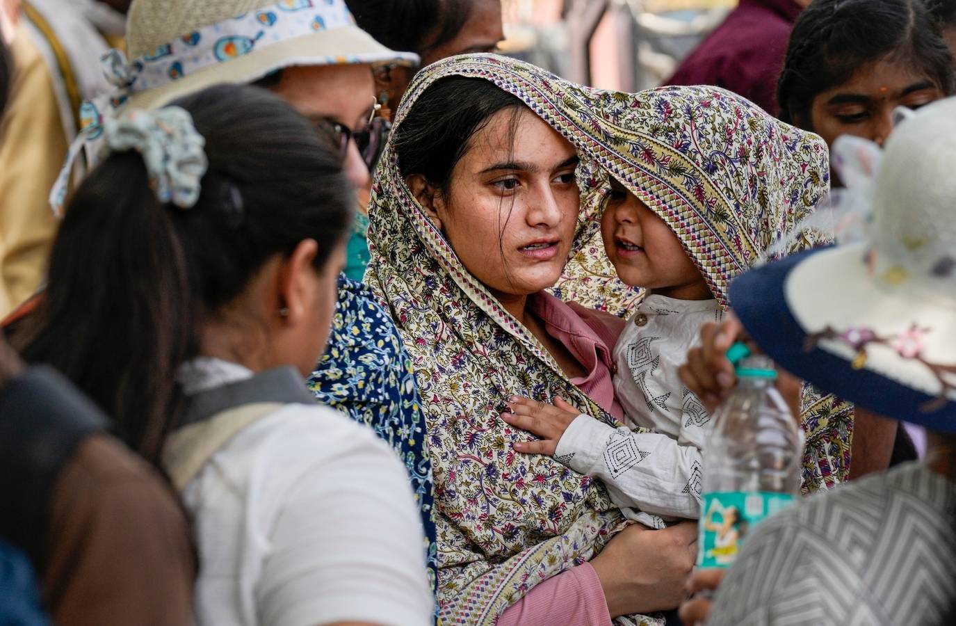 Dust Storm Hits Delhi Tonight, Heatwave and Strong Winds Alert Issued