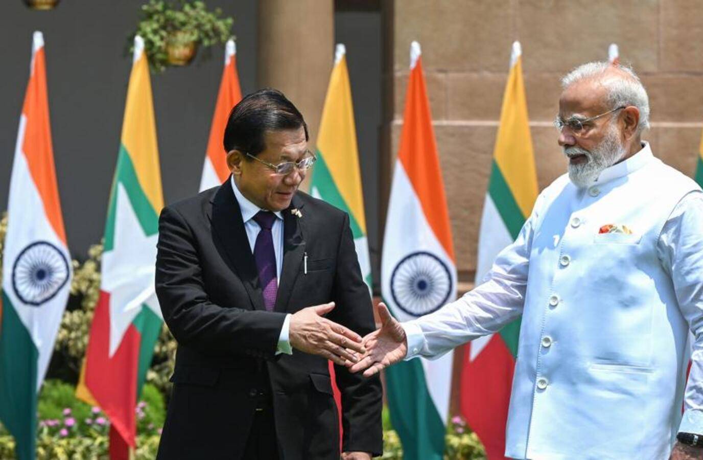 PM Modi Discusses Security, Connectivity Projects with Myanmar President